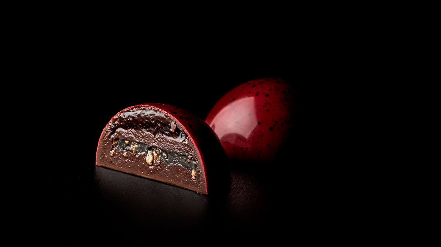 Cacao Barry Red pepper - Fleur de Cao and pepper ganache - black sesame seed