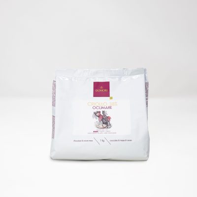 Domori Criollo Ocumare Venezuela 38% Milk Couverture Chocolate Drops (1kg)-min
