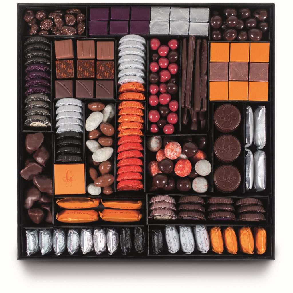 Guido Gobino Assorted Pralines Gift Box Open (1.15kg)-min